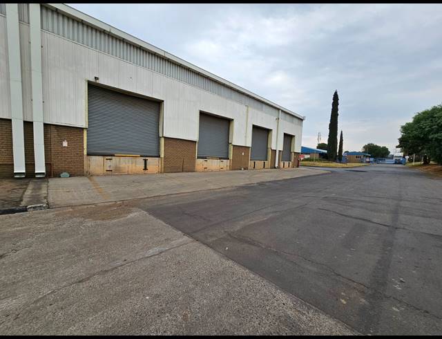 25,000M² WAREHOUSE TO LET IN BOKSBURG EAST
